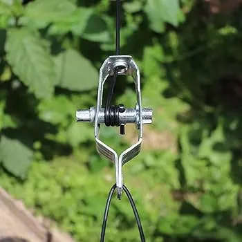 Multifunctional Steel Barb Wire Tensioner for Fastening The Fence Wire Product Usage Scenario Diagram 02